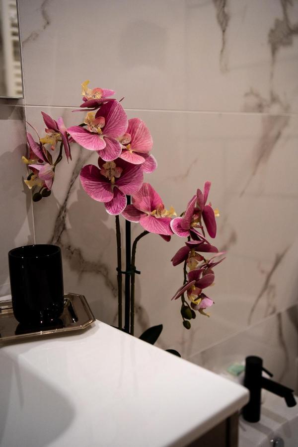 Luxury Cecilia Via Antonio Del Re 9 Tivoli Hotel Luaran gambar