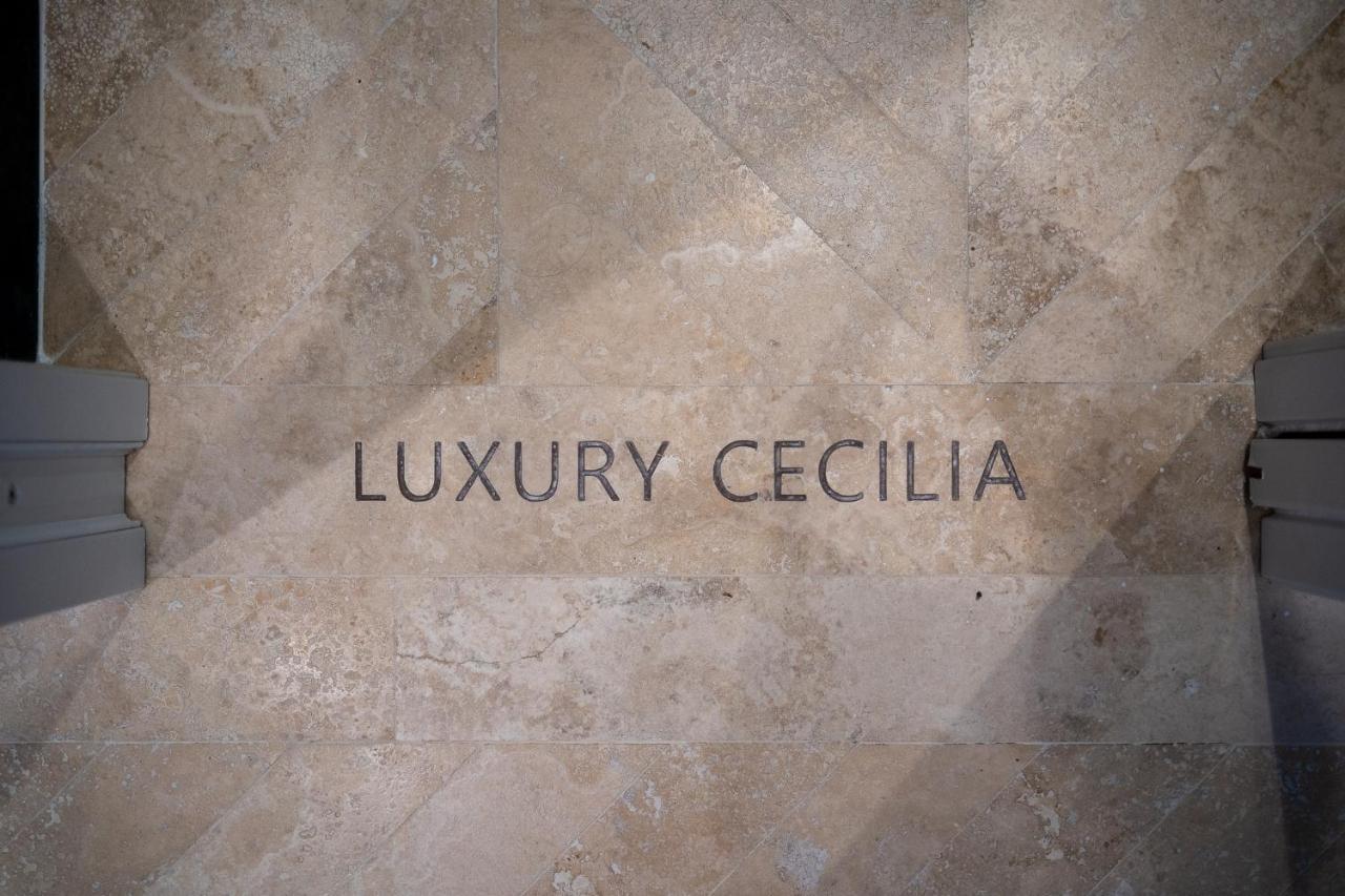 Luxury Cecilia Via Antonio Del Re 9 Tivoli Hotel Luaran gambar