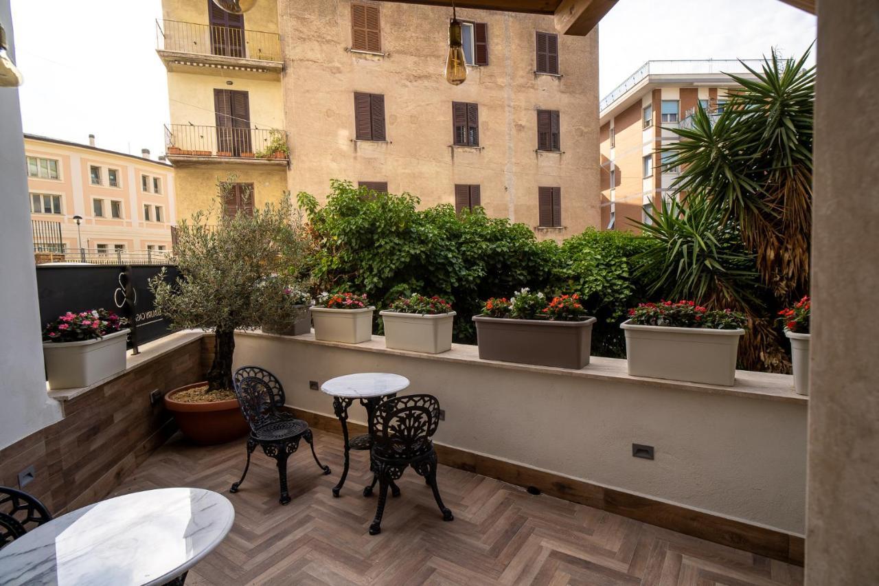 Luxury Cecilia Via Antonio Del Re 9 Tivoli Hotel Luaran gambar