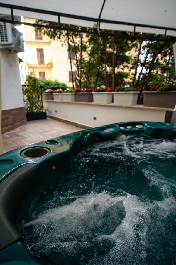 Luxury Cecilia Via Antonio Del Re 9 Tivoli Hotel Luaran gambar