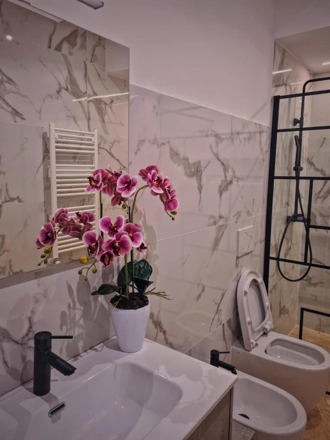 Luxury Cecilia Via Antonio Del Re 9 Tivoli Hotel Luaran gambar