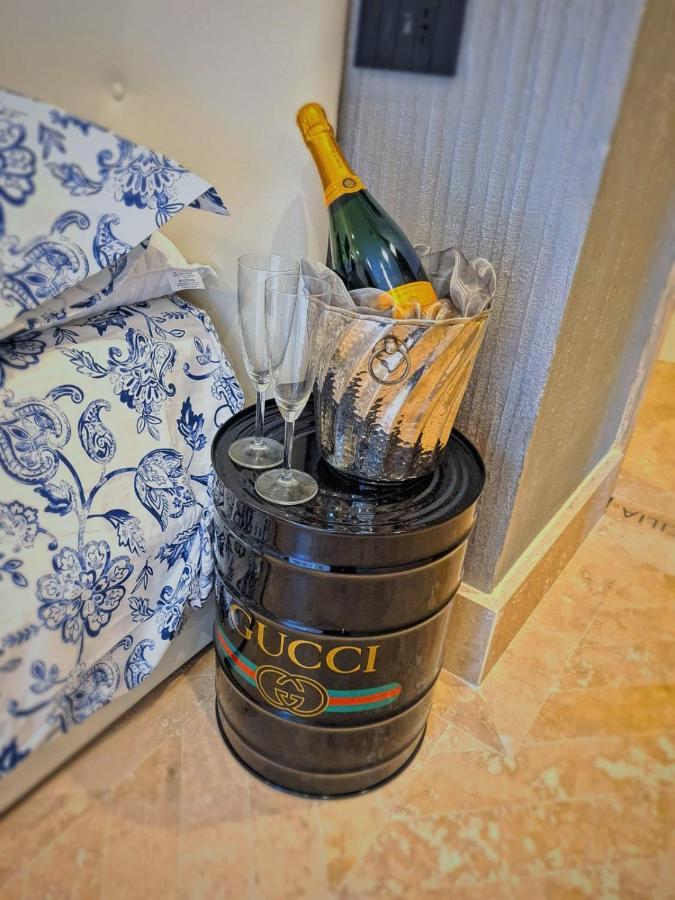 Luxury Cecilia Via Antonio Del Re 9 Tivoli Hotel Luaran gambar