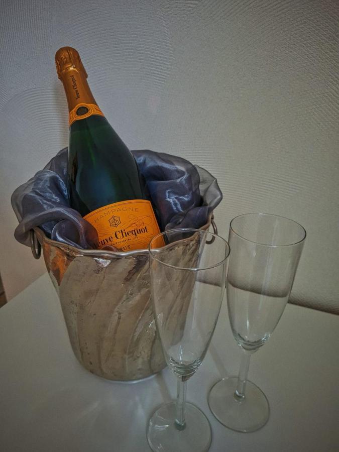 Luxury Cecilia Via Antonio Del Re 9 Tivoli Hotel Luaran gambar