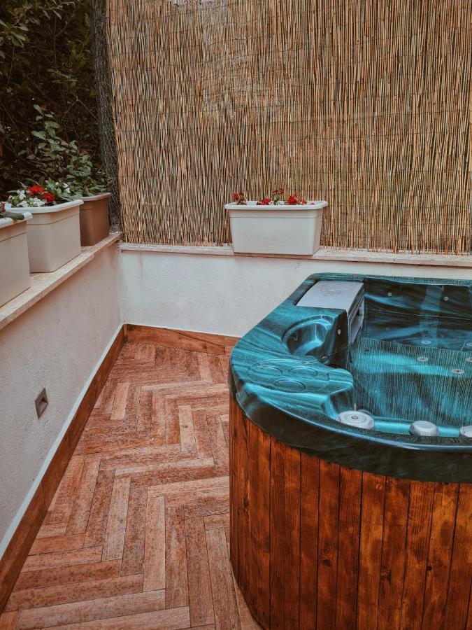 Luxury Cecilia Via Antonio Del Re 9 Tivoli Hotel Luaran gambar