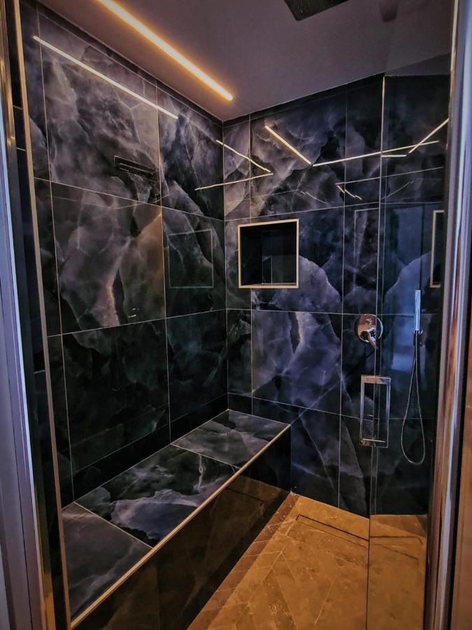 Luxury Cecilia Via Antonio Del Re 9 Tivoli Hotel Luaran gambar